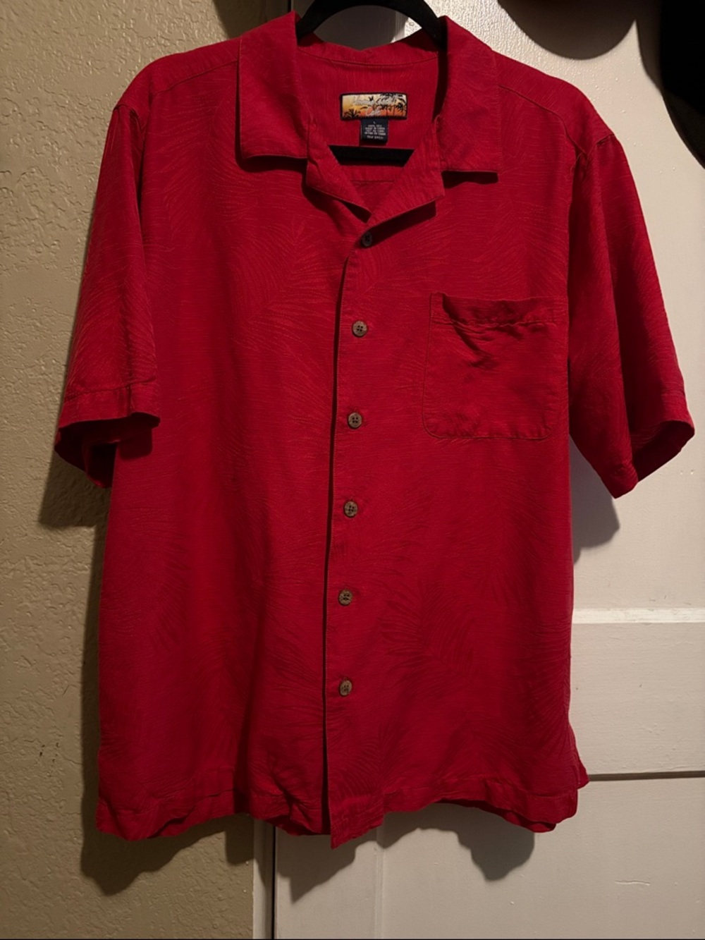 Men's Red Casual Button-Down Shirt - Short Sleeve